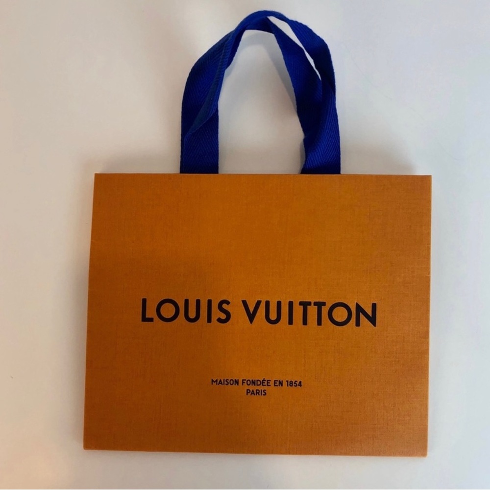 Bag is unused. Still smells new.